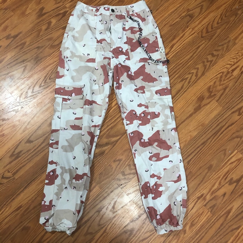 Light Camo Joggers with chain